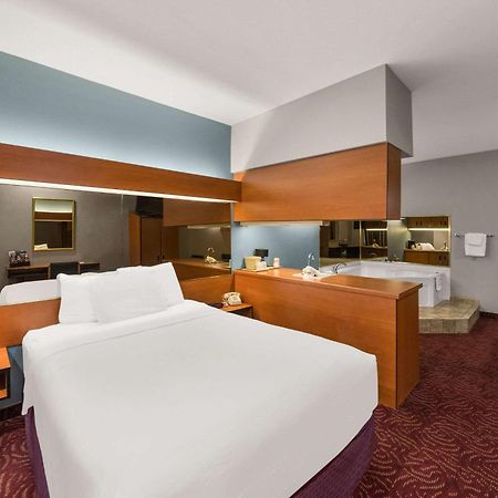 Econo Lodge Inn & Suites Mesquite - Dallas East Exterior photo