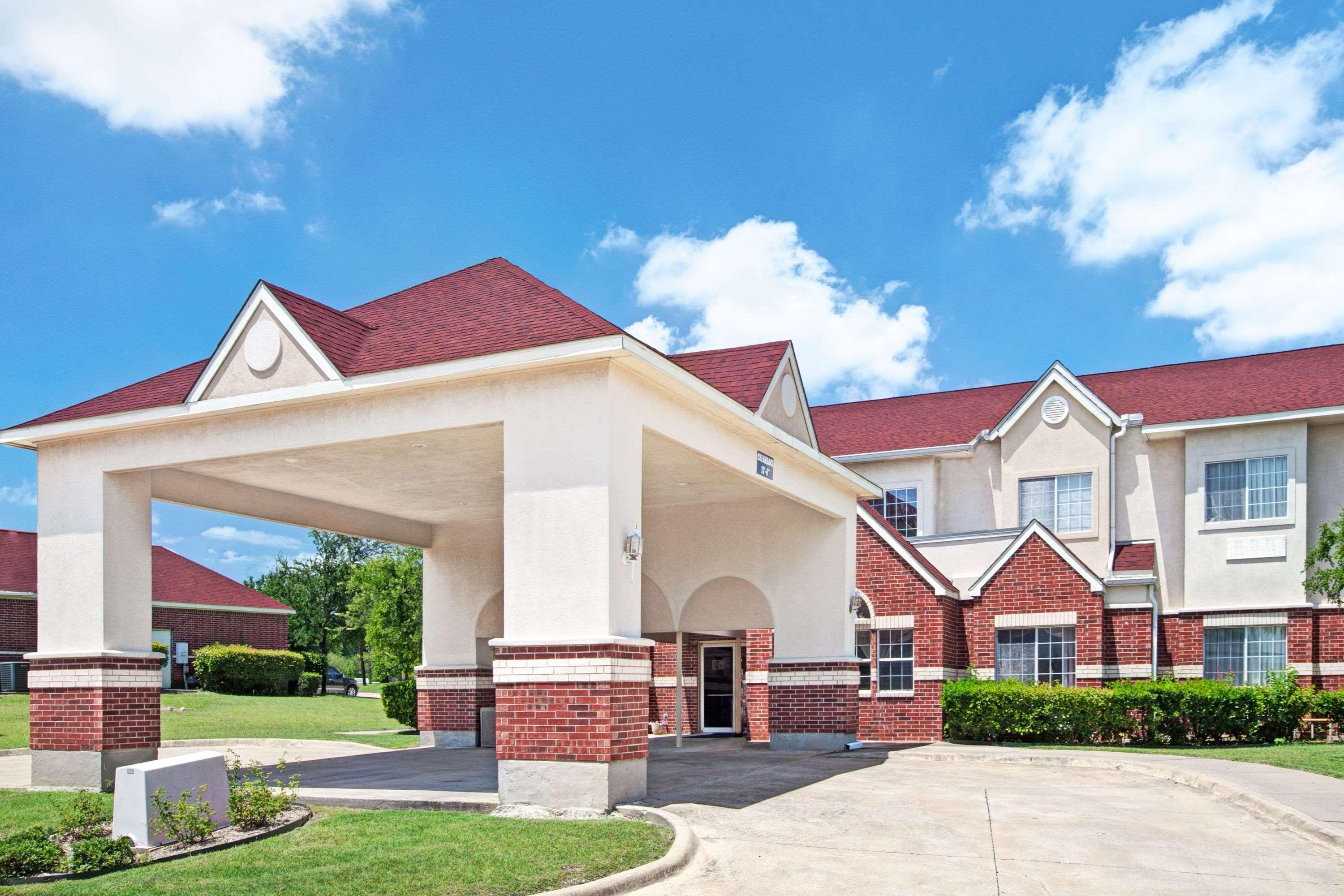 Econo Lodge Inn & Suites Mesquite - Dallas East Exterior photo