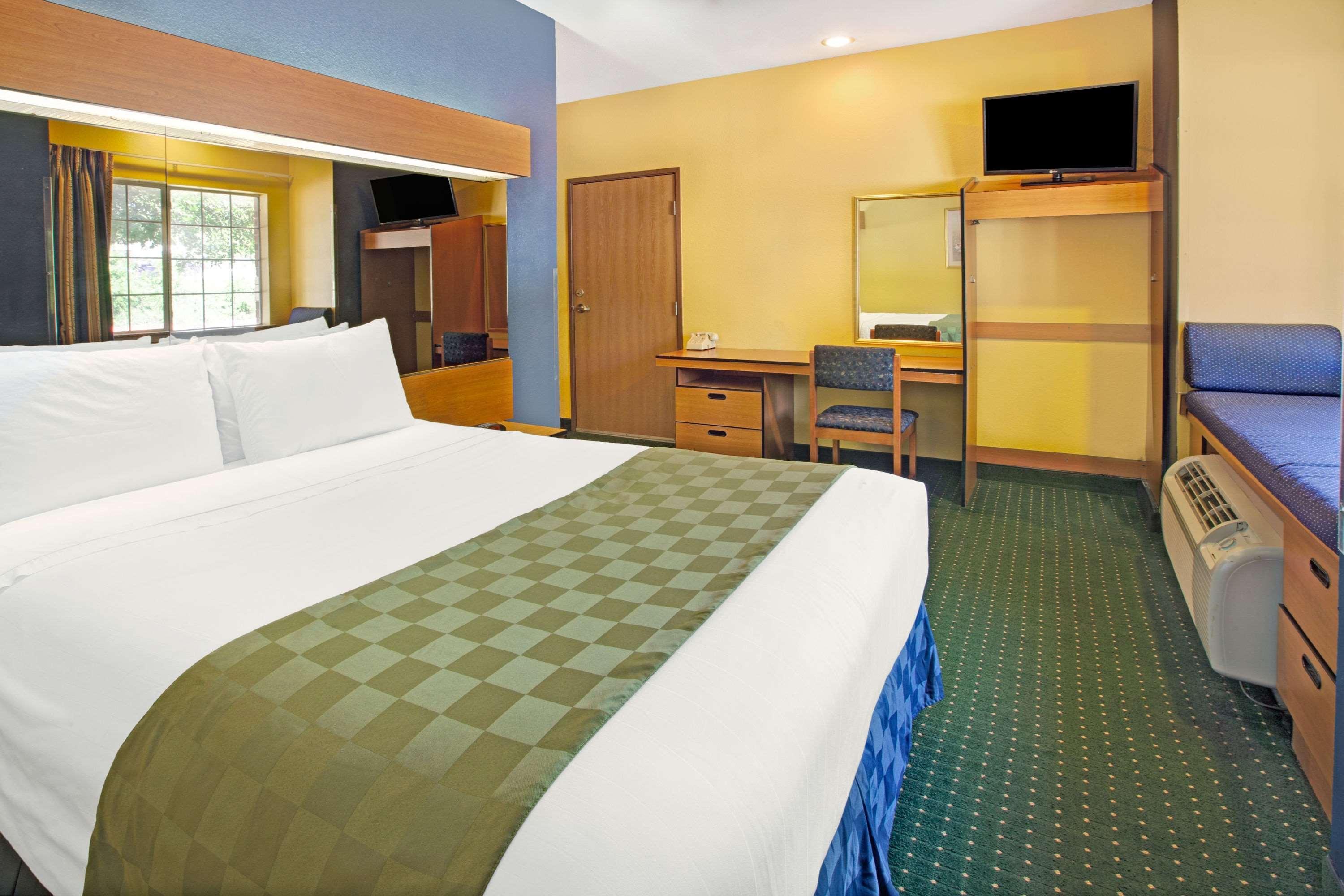 Econo Lodge Inn & Suites Mesquite - Dallas East Exterior photo