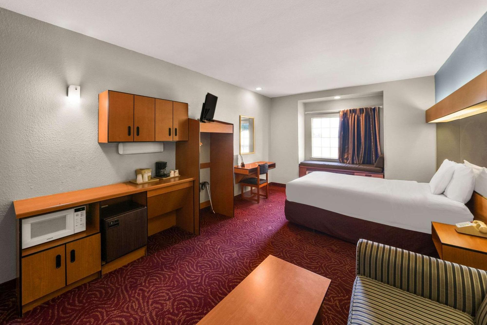 Econo Lodge Inn & Suites Mesquite - Dallas East Exterior photo