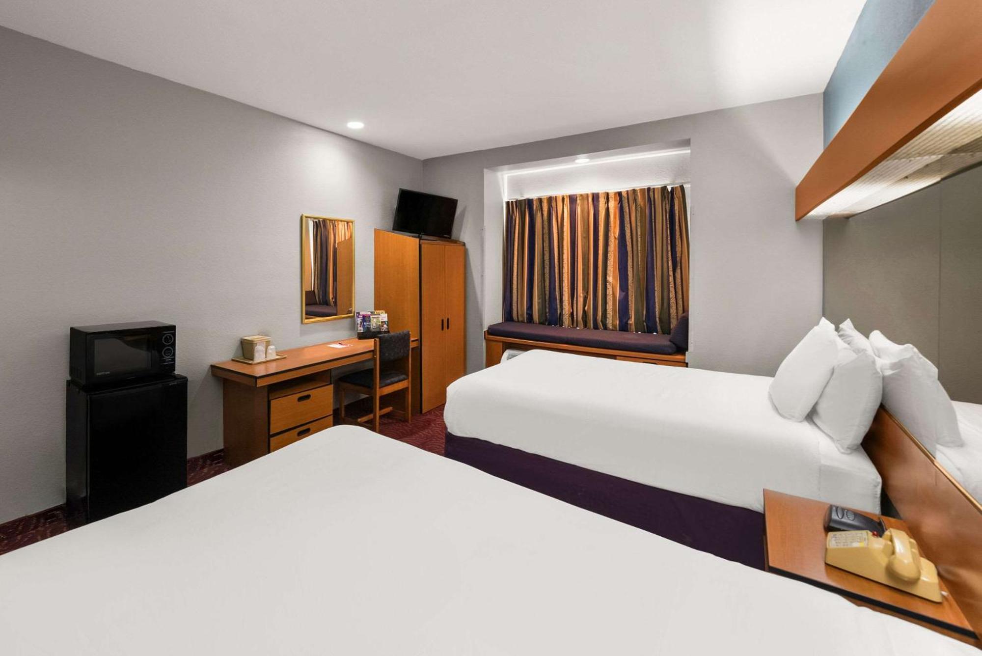 Econo Lodge Inn & Suites Mesquite - Dallas East Exterior photo