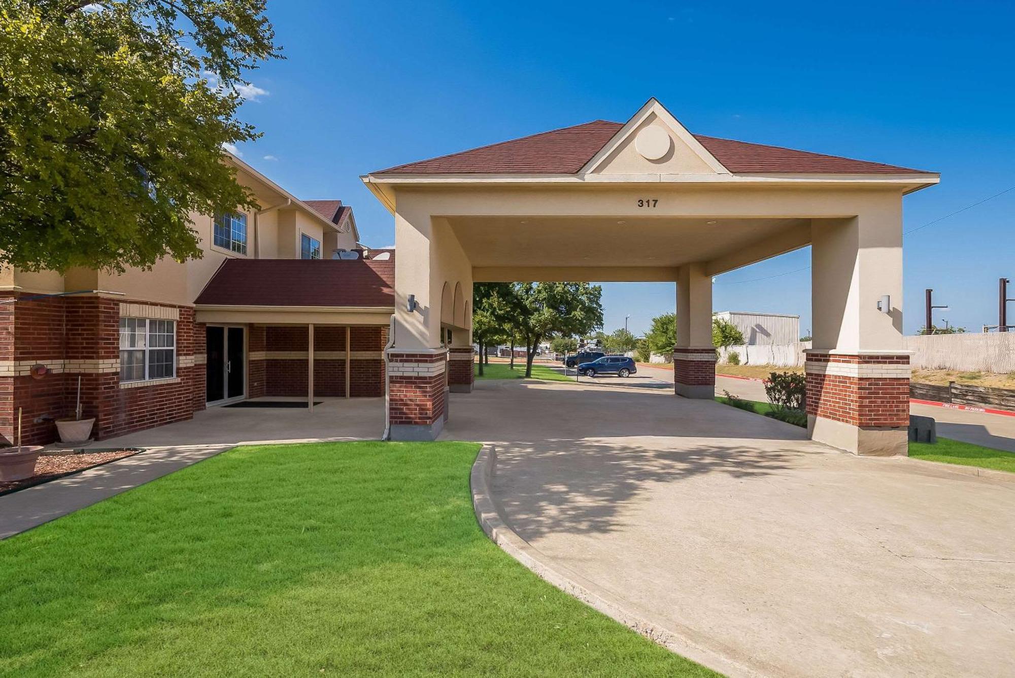 Econo Lodge Inn & Suites Mesquite - Dallas East Exterior photo